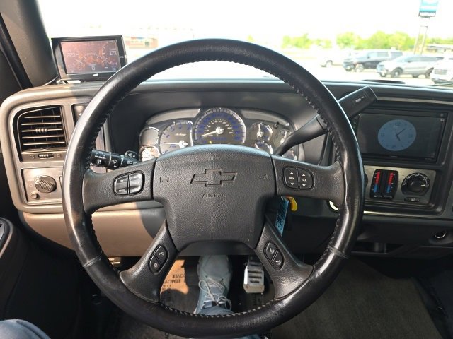 Used 2006 Chevrolet Silverado 2500 LT w/ Heavy-Duty Power Package image 14