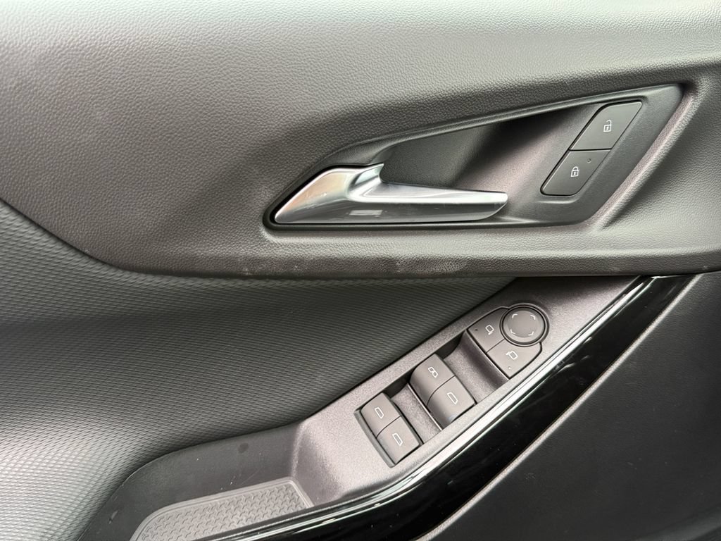 New 2027 Chevrolet Equinox LT FWD image 11