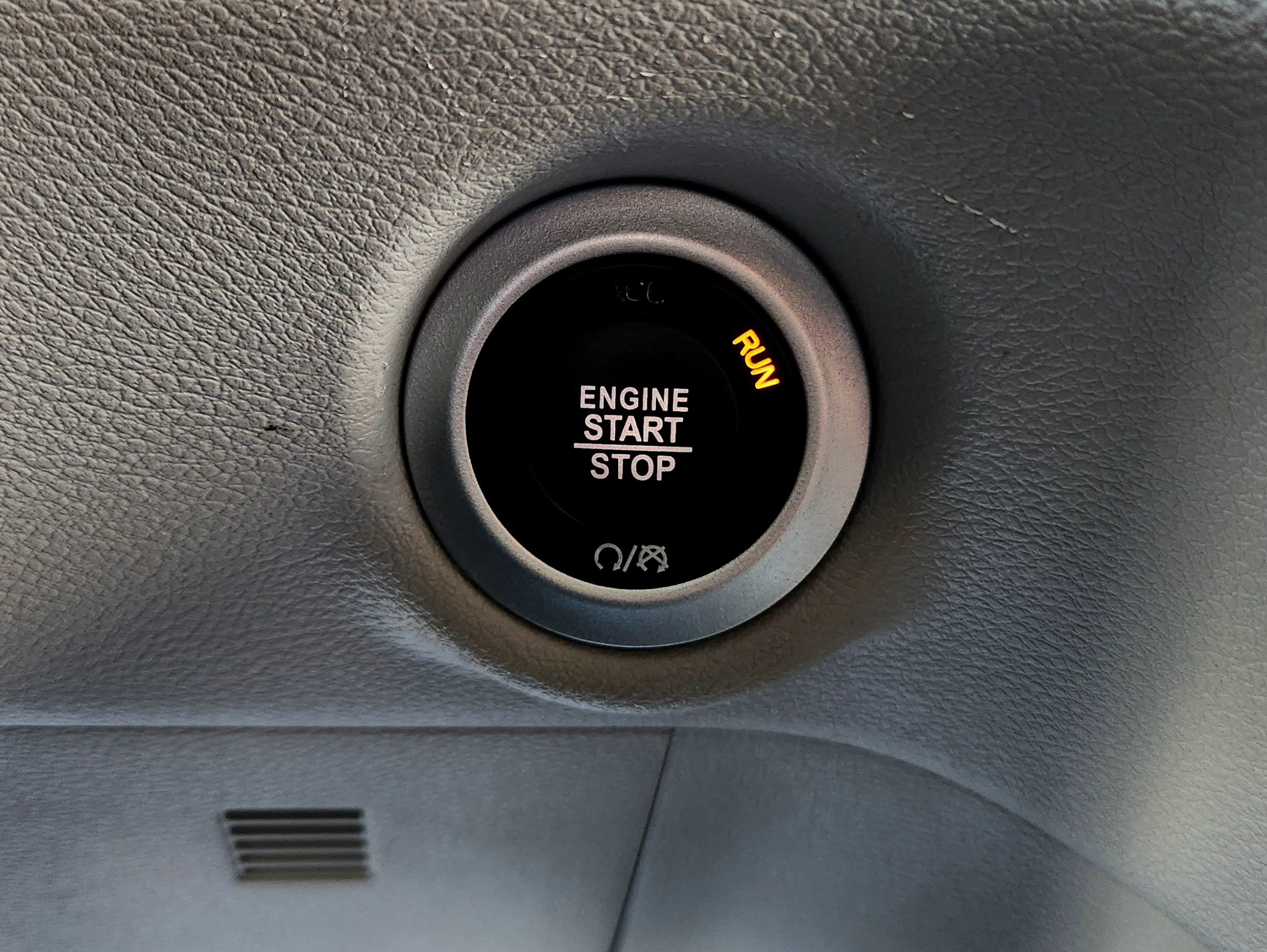 Used 2024 Chrysler Pacifica Touring-L image 25