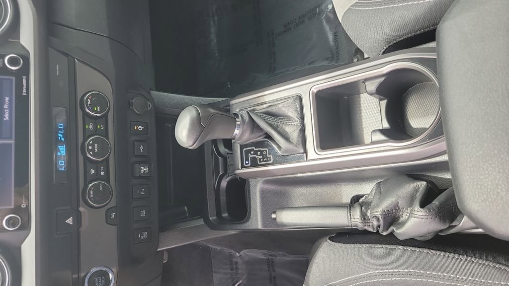 Used 2022 Toyota Tacoma TRD Sport w/ Technology Package image 26