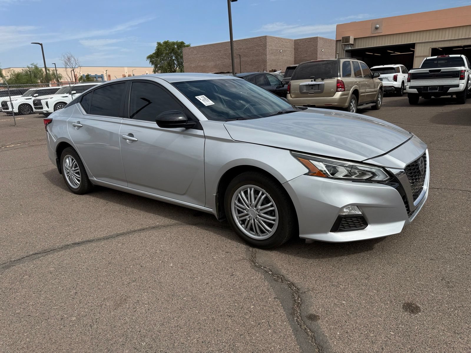 Used 2022 Nissan Altima 2.5 SR FWD image 3