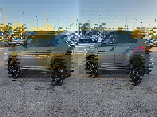 New 2026 Volkswagen Atlas Cross Sport SEL R-Line image 7