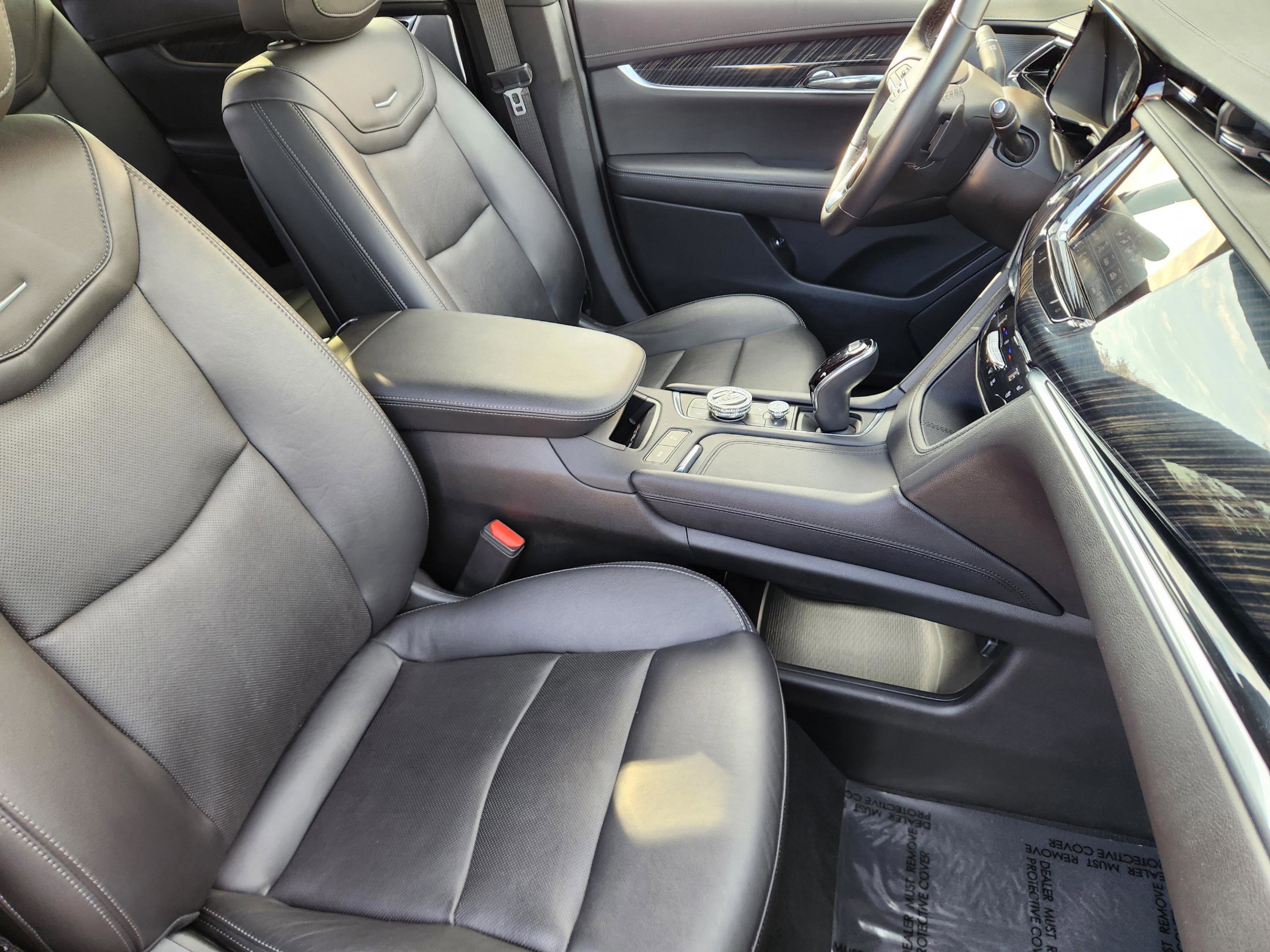 Used 2023 Cadillac XT6 Premium Luxury image 9