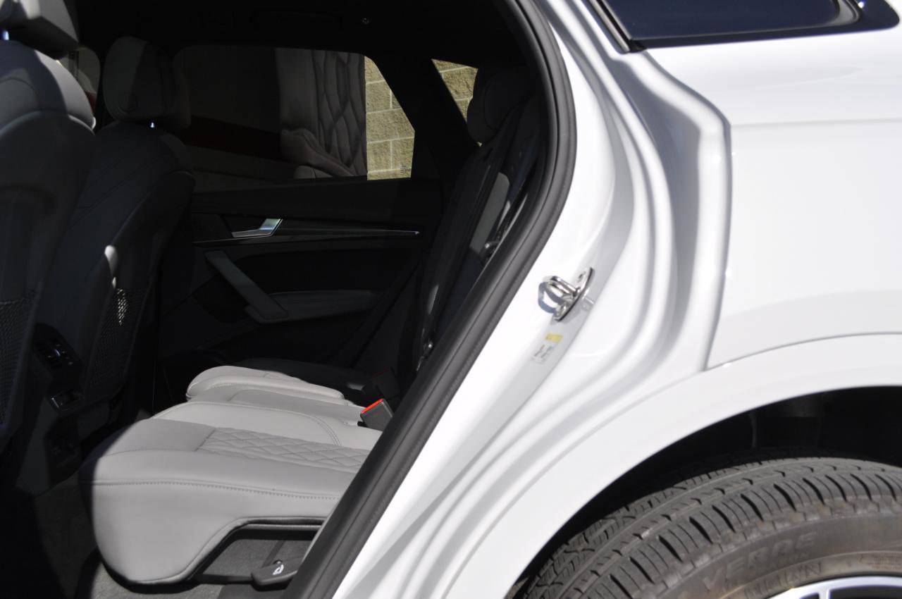 Used 2024 Audi SQ5 Prestige AWD/4WD image 18