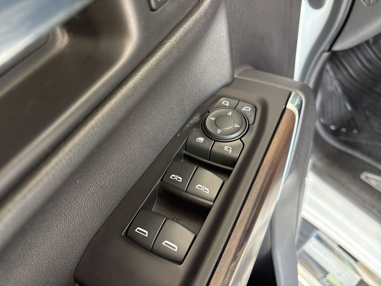 Used 2020 GMC Sierra 1500 SLT AWD/4WD image 12