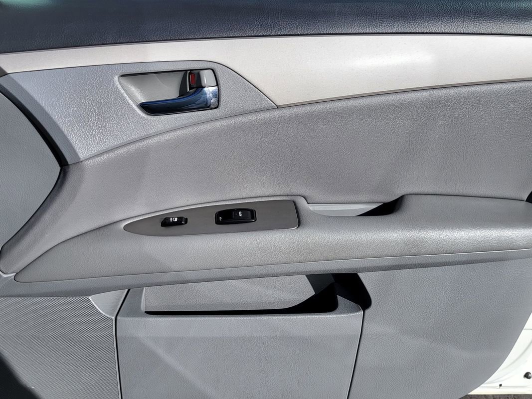 Used 2009 Toyota Avalon Limited image 20