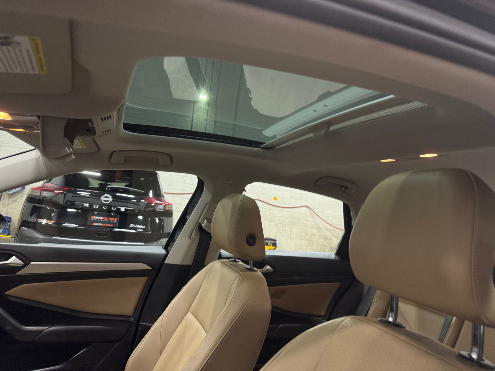 Used 2019 Volkswagen Jetta SE w/ Cold Weather Package FWD image 16