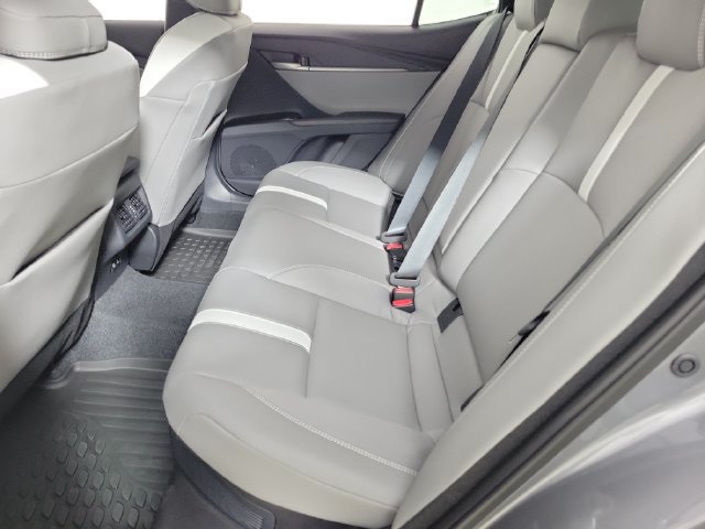 Used 2026 Toyota Camry SE w/ Convenience Package FWD image 11