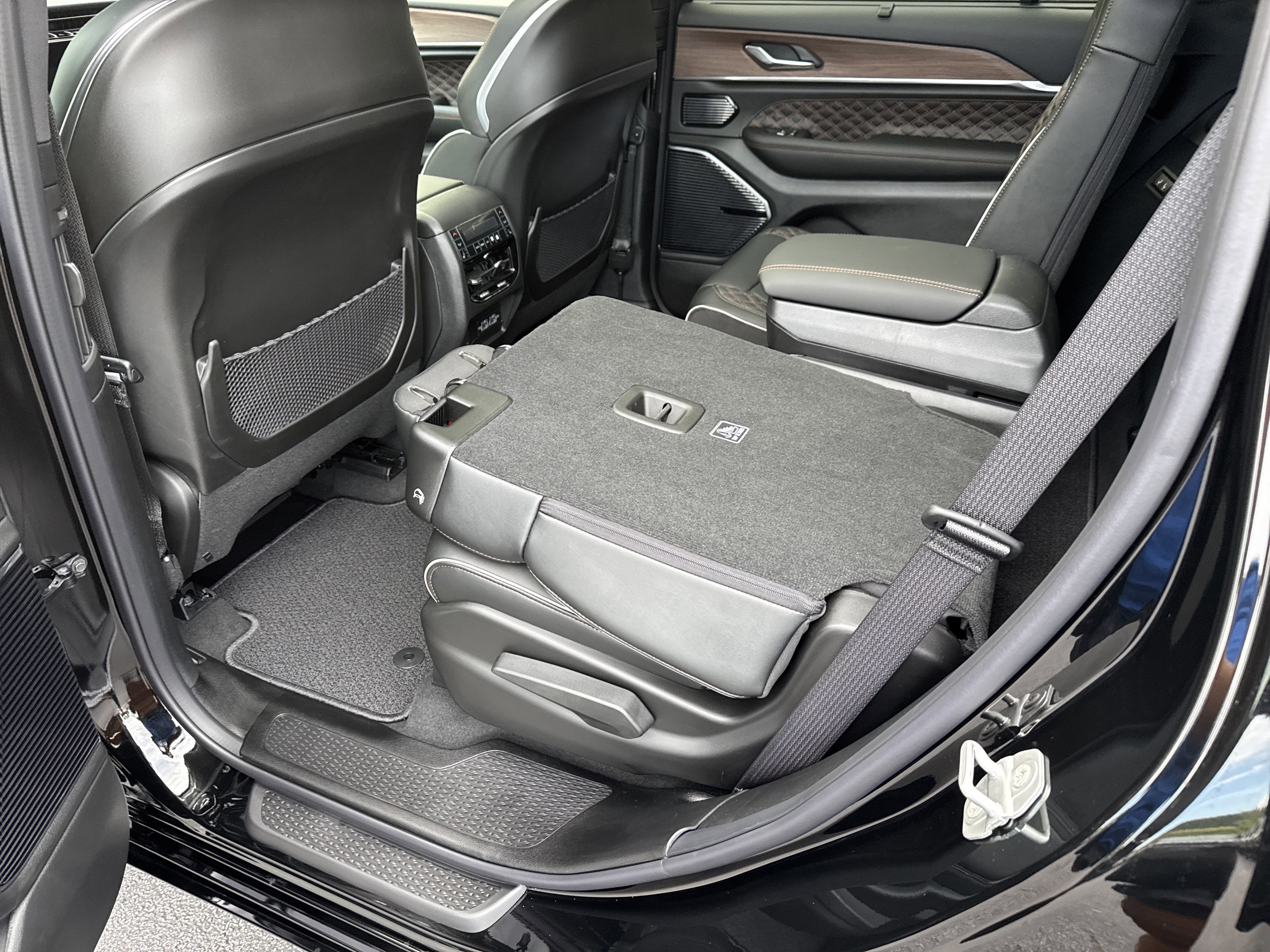New 2025 Jeep Grand Cherokee L Summit w/ Obsidian Package image 26