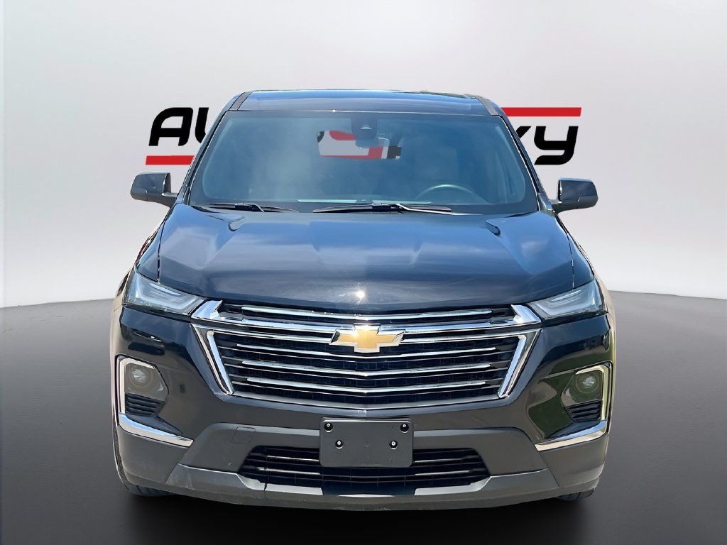 Used 2023 Chevrolet Traverse LS FWD image 2