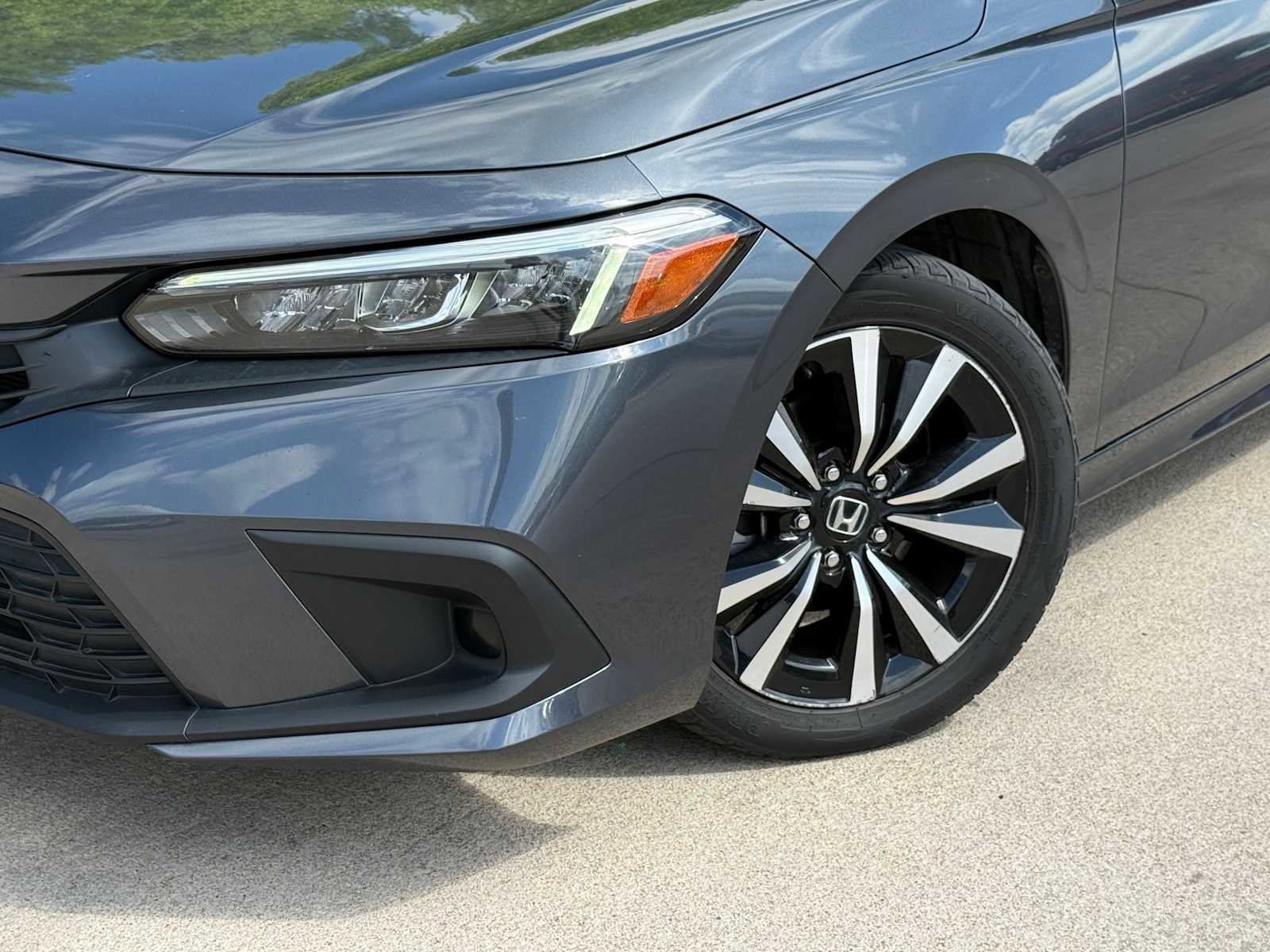 Used 2022 Honda Civic EX image 2