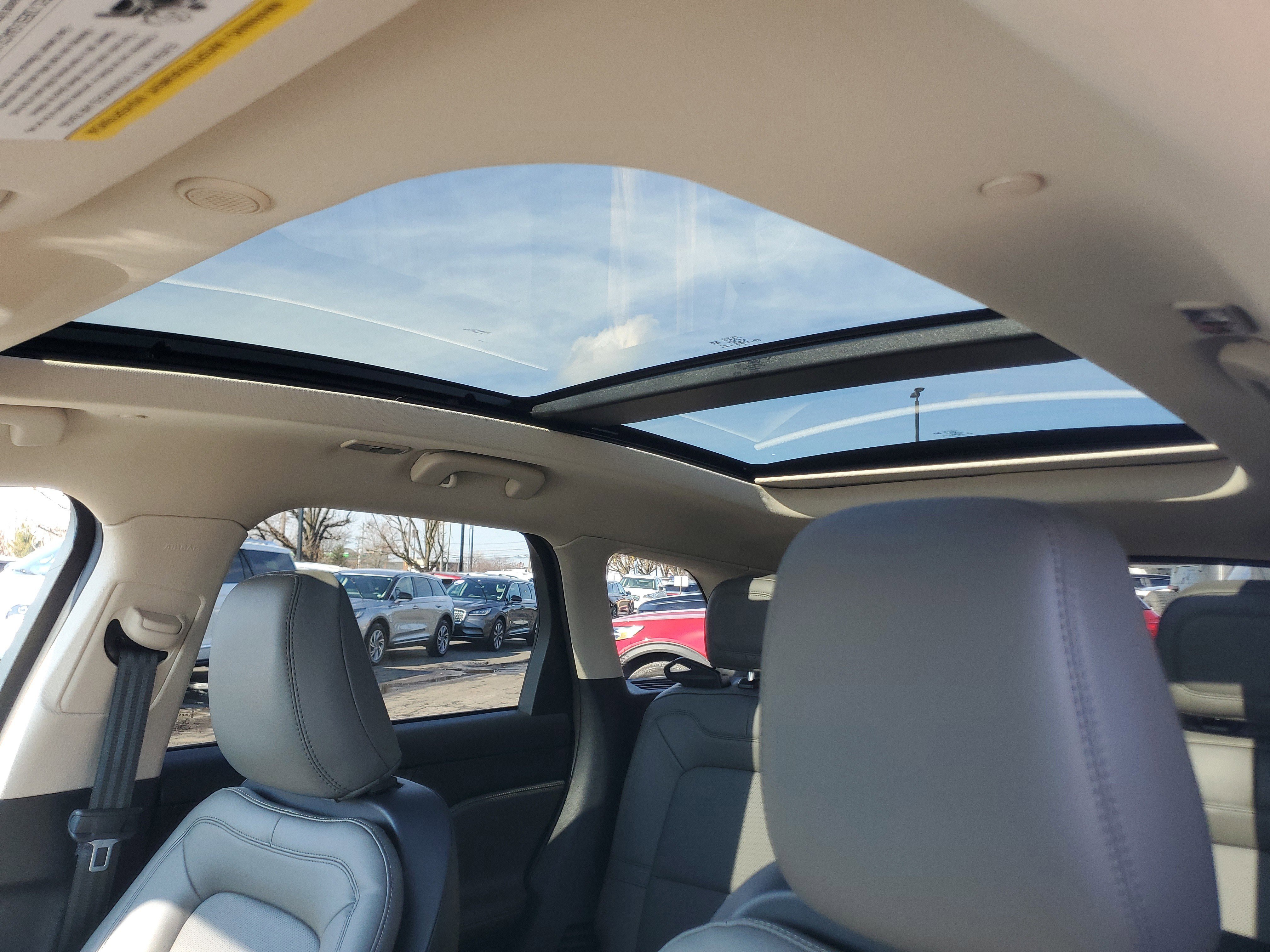 Certified 2023 Lincoln Corsair AWD w/ Equipment Group 101A image 11