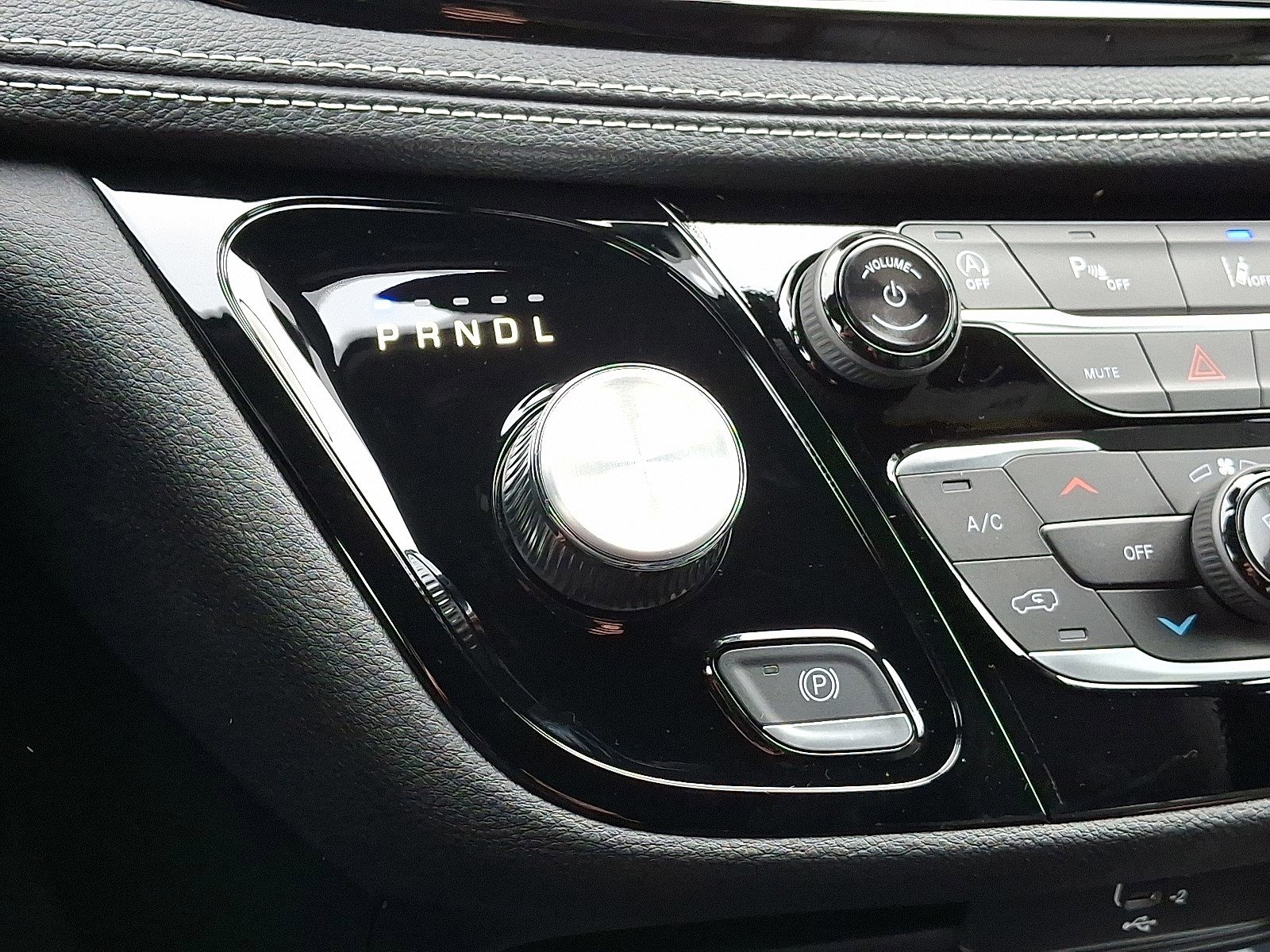 New 2026 Chrysler Pacifica Select image 10