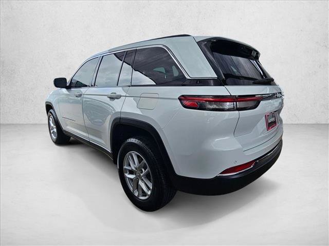 Used 2025 Jeep Grand Cherokee Laredo X RWD image 6