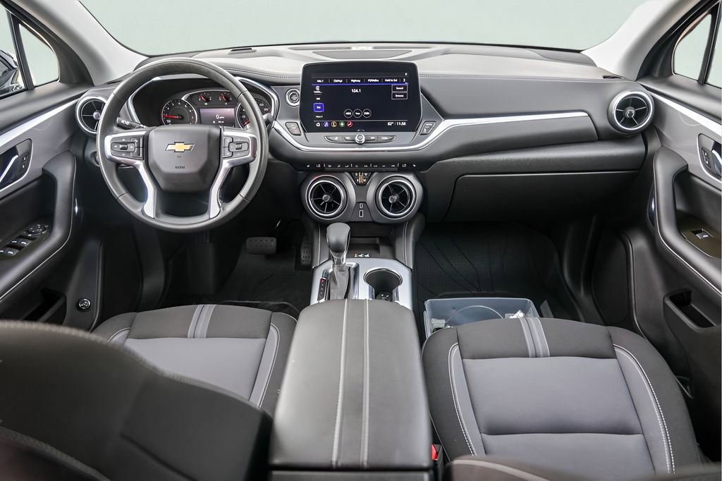 Used 2024 Chevrolet Blazer LT w/ Convenience Package FWD image 25