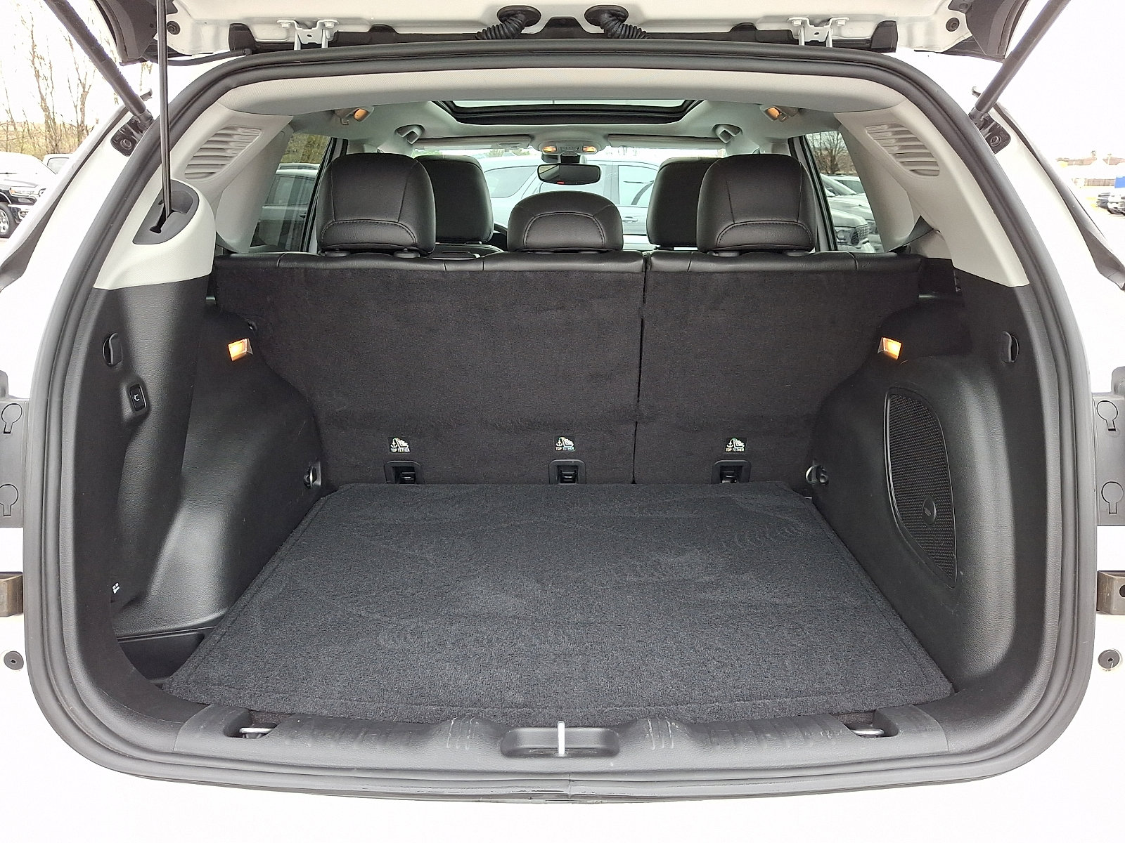 Used 2022 Jeep Compass Latitude w/ Sun and Sound Group image 32