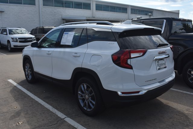 Used 2024 GMC Terrain SLT FWD image 7