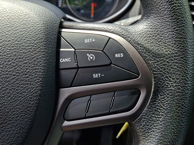 Used 2019 Jeep Cherokee Latitude w/ Popular Appearance Group FWD image 18