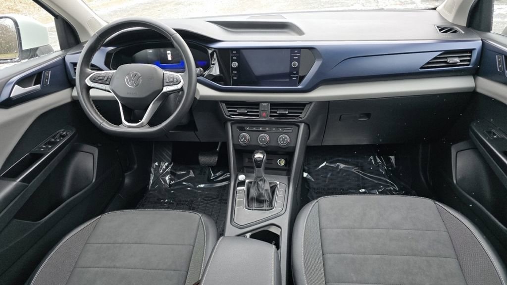 Used 2022 Volkswagen Taos SE w/ Panoramic Sunroof Package image 22