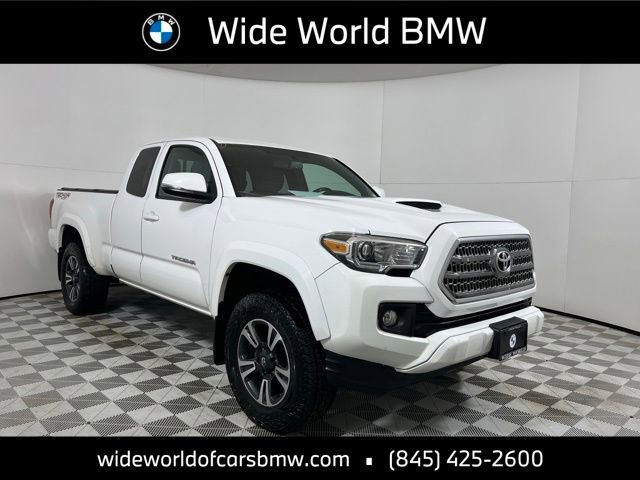 Used 2017 Toyota Tacoma TRD Sport w/ Tow Package (A/T) image 1