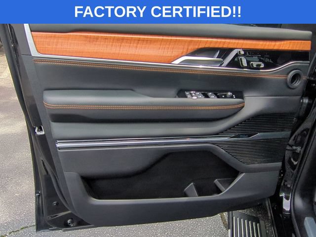 Certified 2024 Jeep Grand Wagoneer Series III AWD/4WD image 12