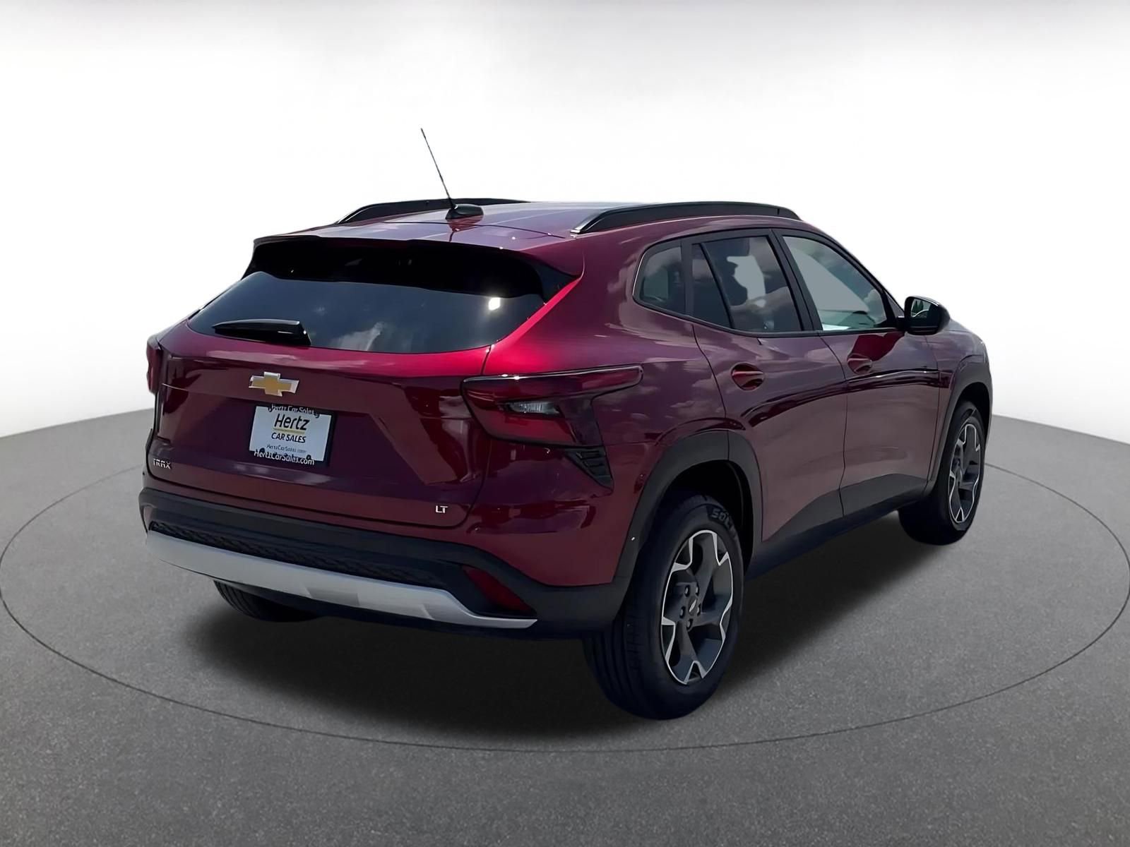 Used 2025 Chevrolet Trax LT FWD image 14