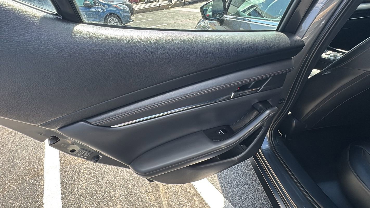 Used 2019 MAZDA MAZDA3 AWD Hatchback w/ Preferred Pkg image 13