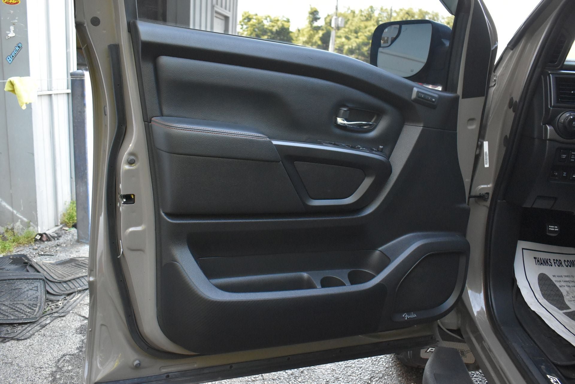 Used 2024 Nissan Titan PRO-4X w/ Pro-4x Convenience Package AWD/4WD image 11