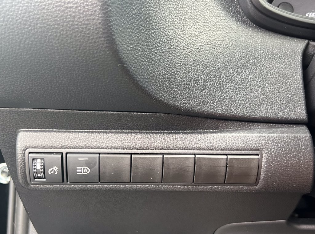 Used 2025 Toyota Corolla LE FWD image 20