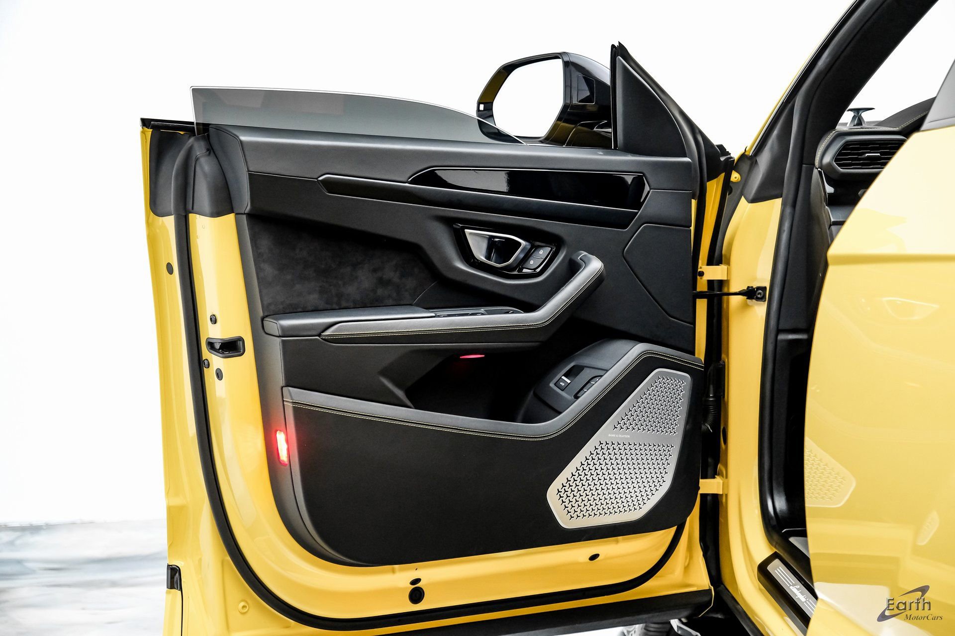 Used 2021 Lamborghini Urus image 93