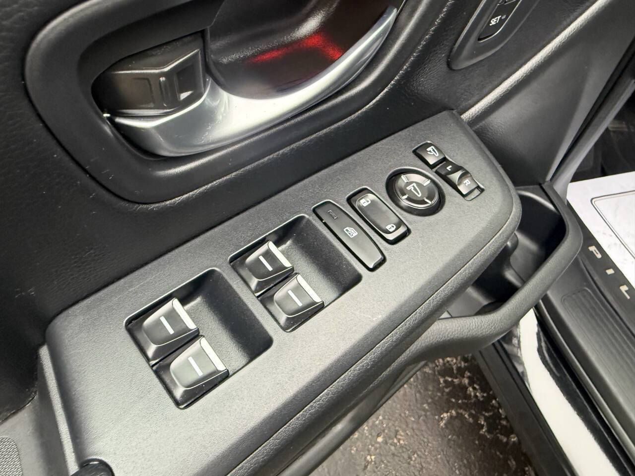 Used 2025 Honda Pilot Black Edition image 15