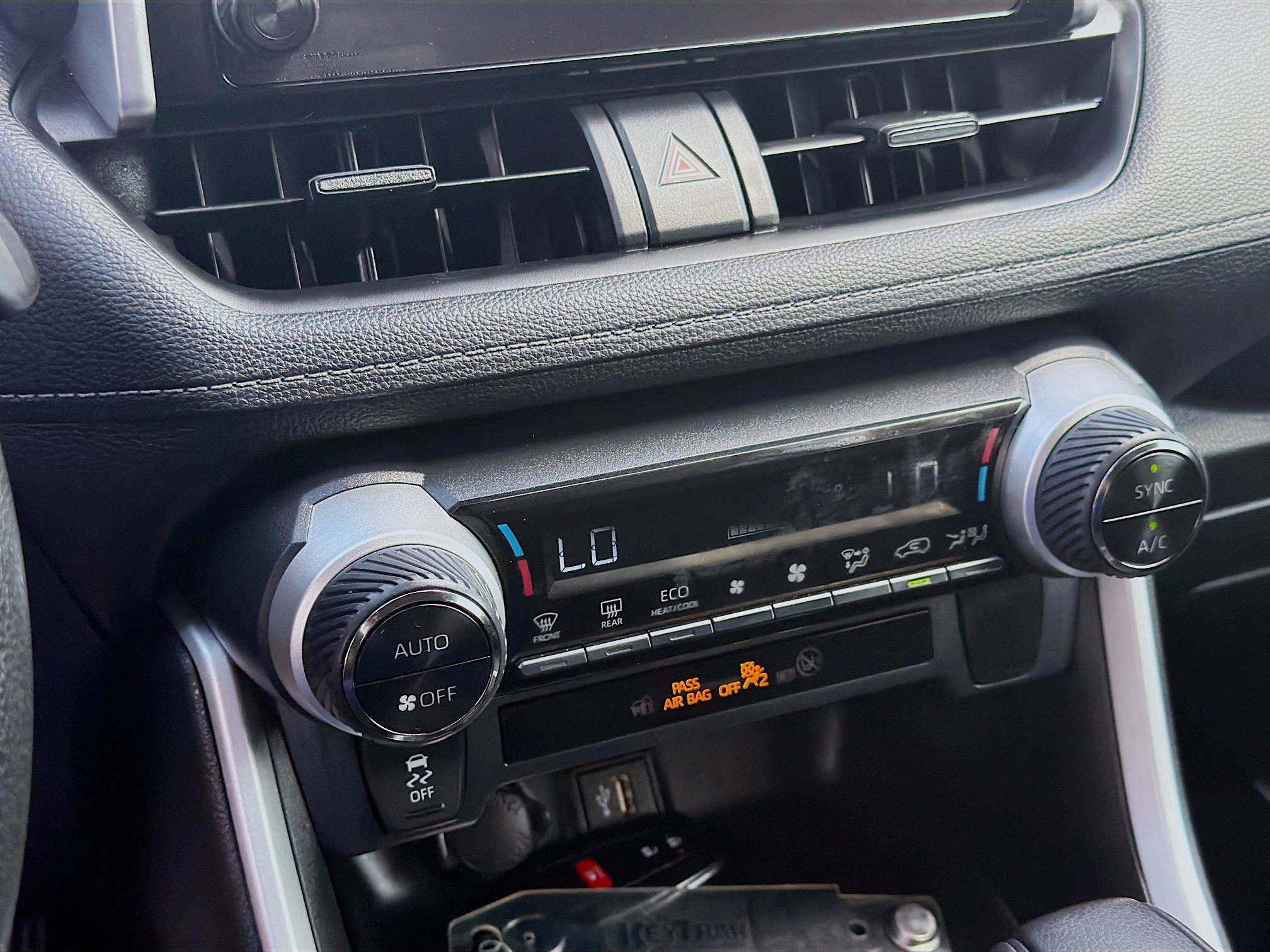 Used 2023 Toyota RAV4 Hybrid Woodland image 14