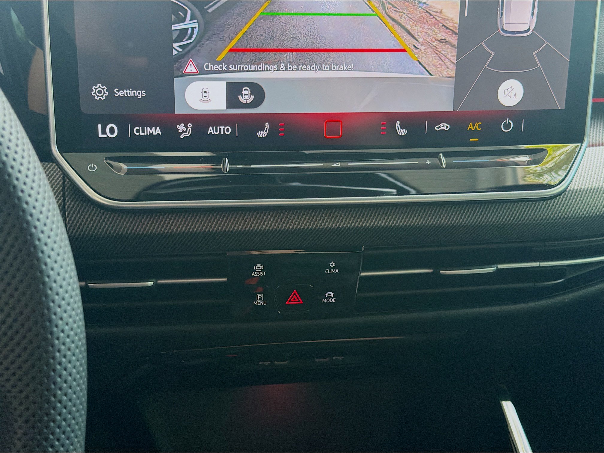 New 2026 Volkswagen GTI SE FWD image 15