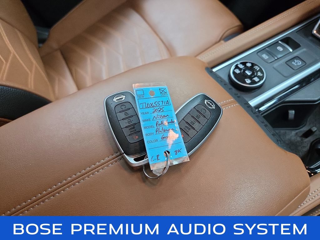 Used 2025 Nissan Pathfinder Platinum AWD/4WD image 15