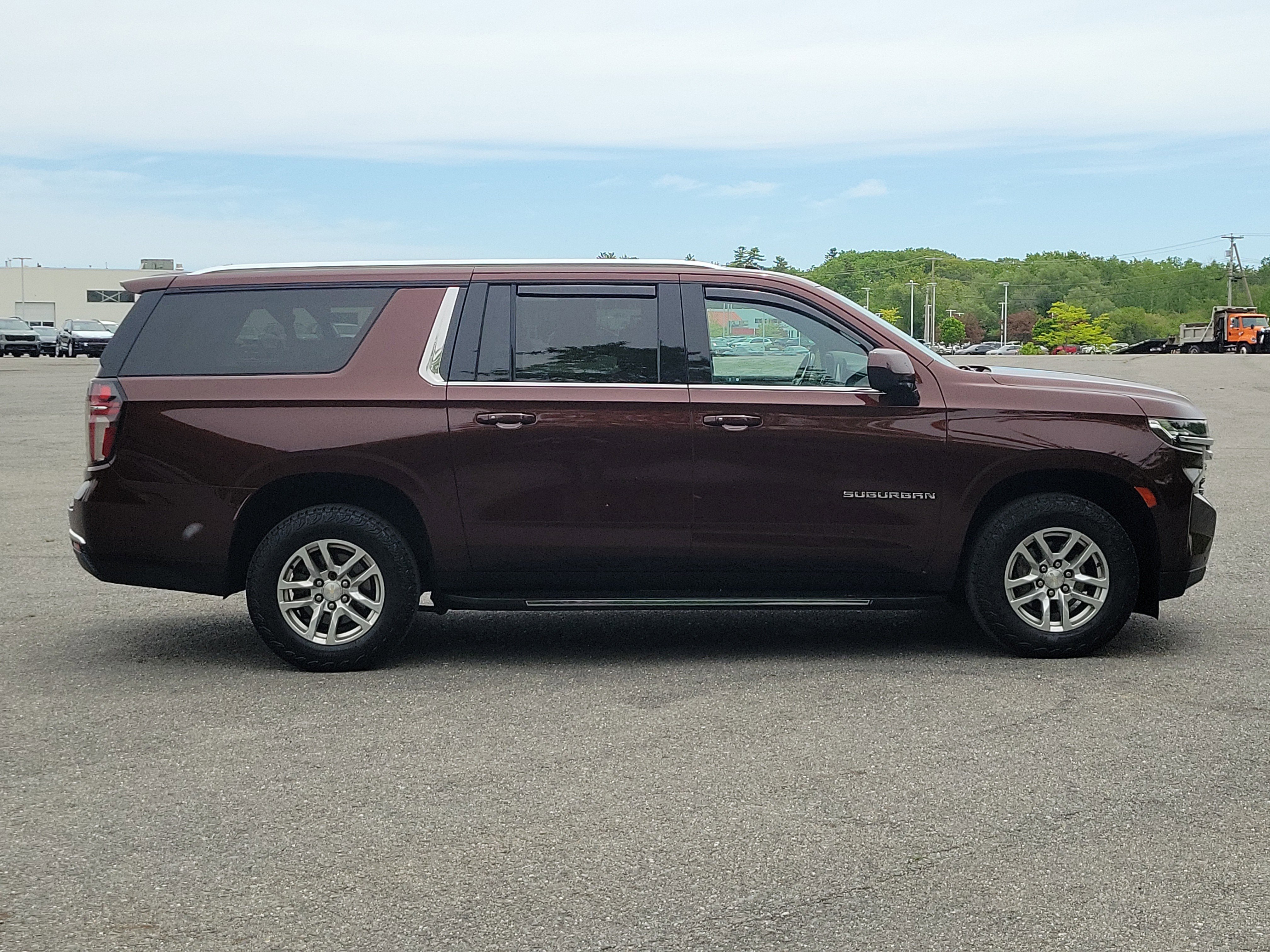 Used 2022 Chevrolet Suburban LS AWD/4WD image 4