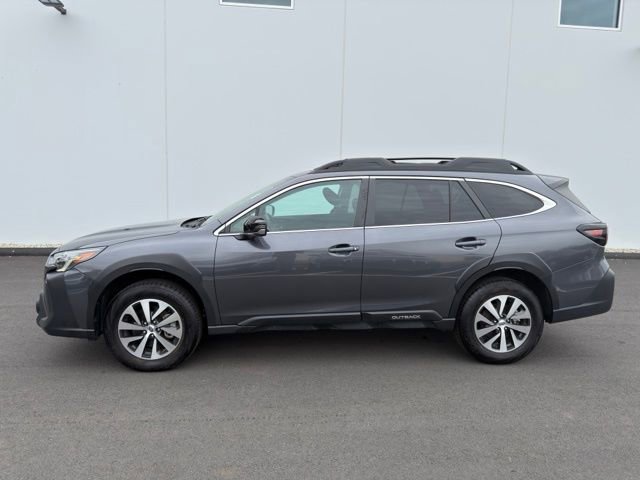 Used 2025 Subaru Outback Premium image 9