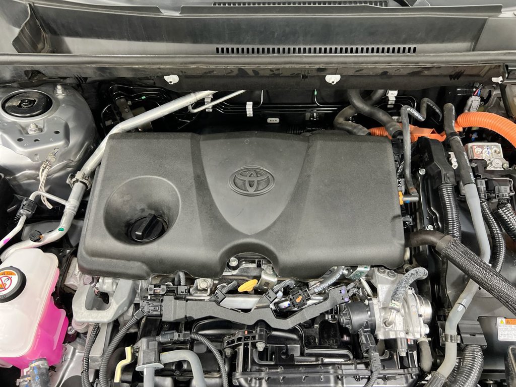 Used 2025 Toyota RAV4 LE AWD/4WD image 25