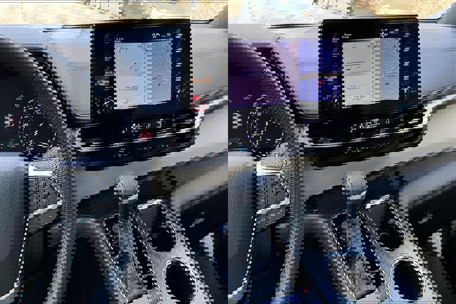 Certified 2024 Toyota Sienna Limited FWD image 7