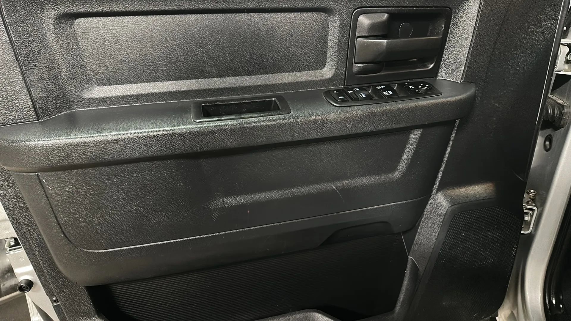 Used 2017 RAM 1500 Express w/ Express Value Package image 10