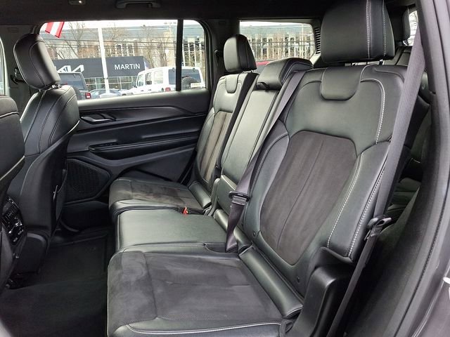 Used 2024 Jeep Grand Cherokee L Laredo AWD/4WD image 10