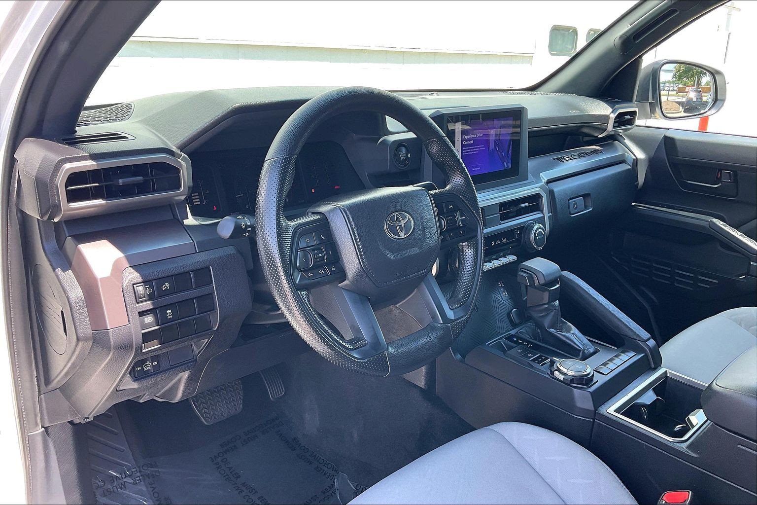 Used 2024 Toyota Tacoma SR5 AWD/4WD image 18
