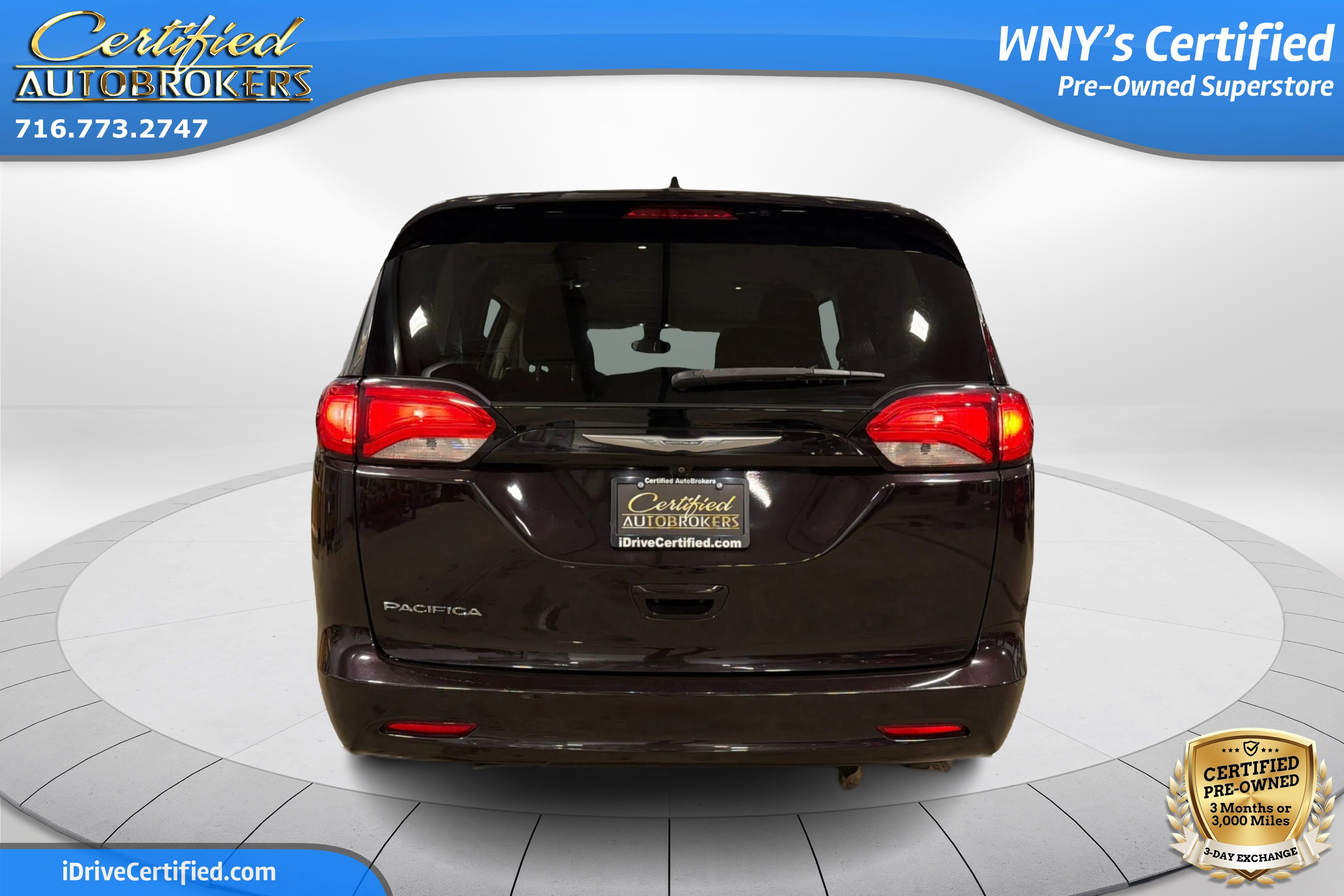 Used 2017 Chrysler Pacifica LX w/ Tire & Wheel Group FWD image 7