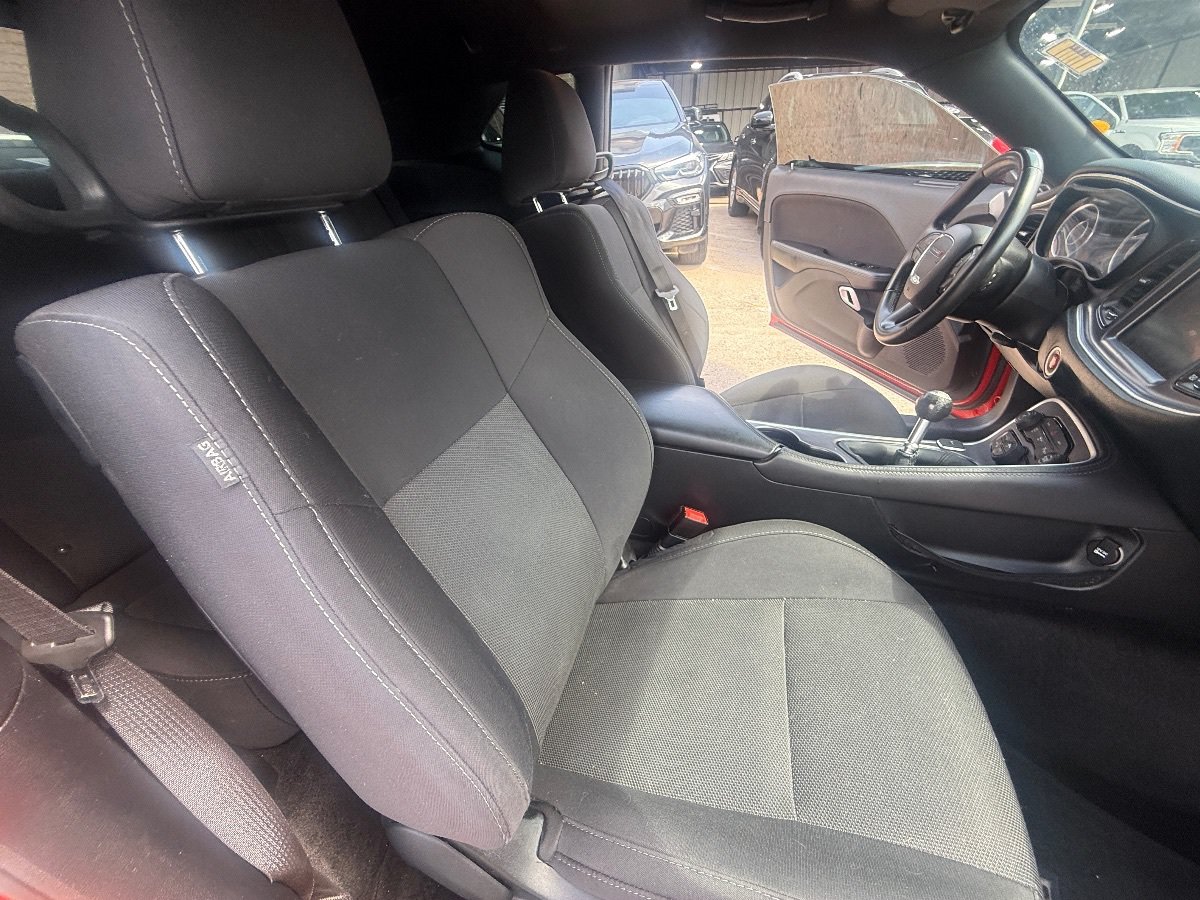 Used 2015 Dodge Challenger R/T Scat Pack RWD image 15