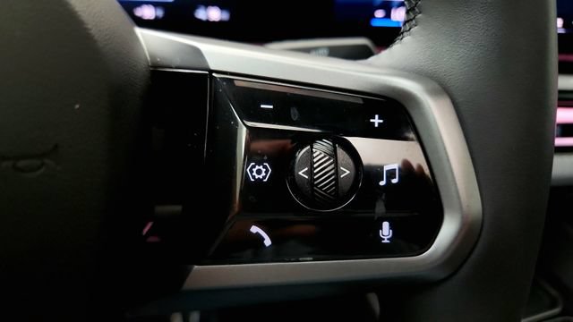 Used 2026 BMW i5 eDrive40 w/ M Sport Package RWD image 63