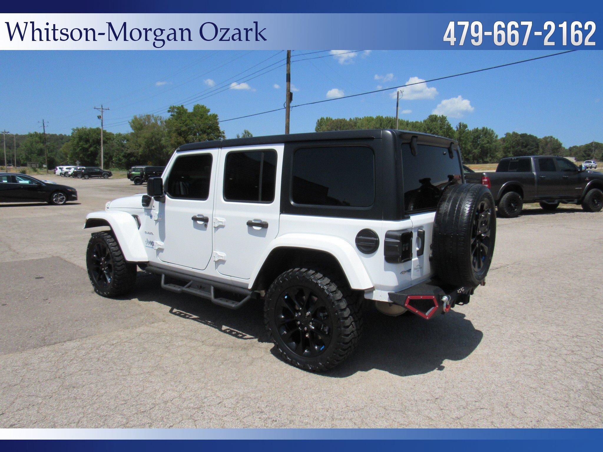 Used 2023 Jeep Wrangler Unlimited Sahara AWD/4WD image 11