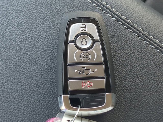 New 2025 Ford F250 Lariat w/ Chrome Package image 31