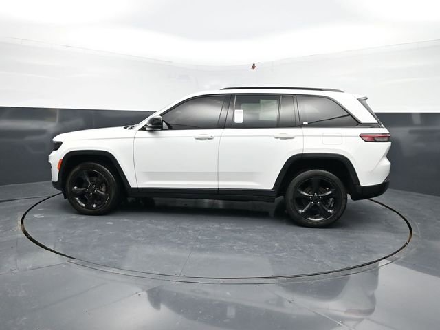 Used 2023 Jeep Grand Cherokee Limited w/ Black Appearance Package image 5