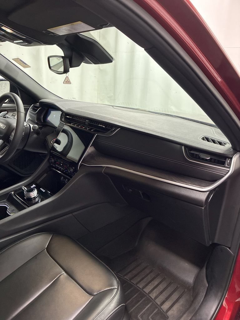 Used 2024 Jeep Grand Cherokee Limited AWD/4WD image 31