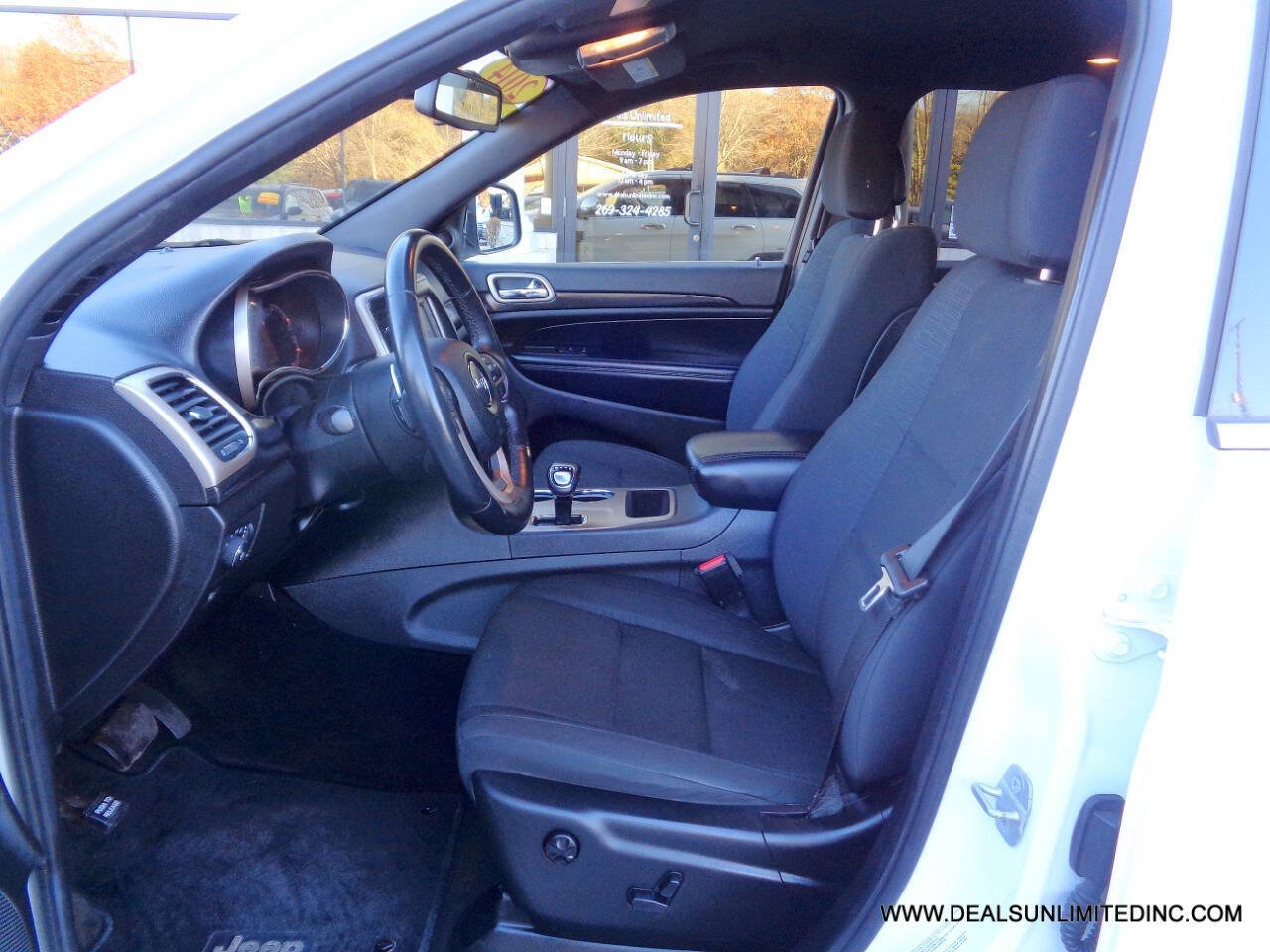 Used 2014 Jeep Grand Cherokee Laredo w/ Quick Order Package 23E AWD/4WD image 10