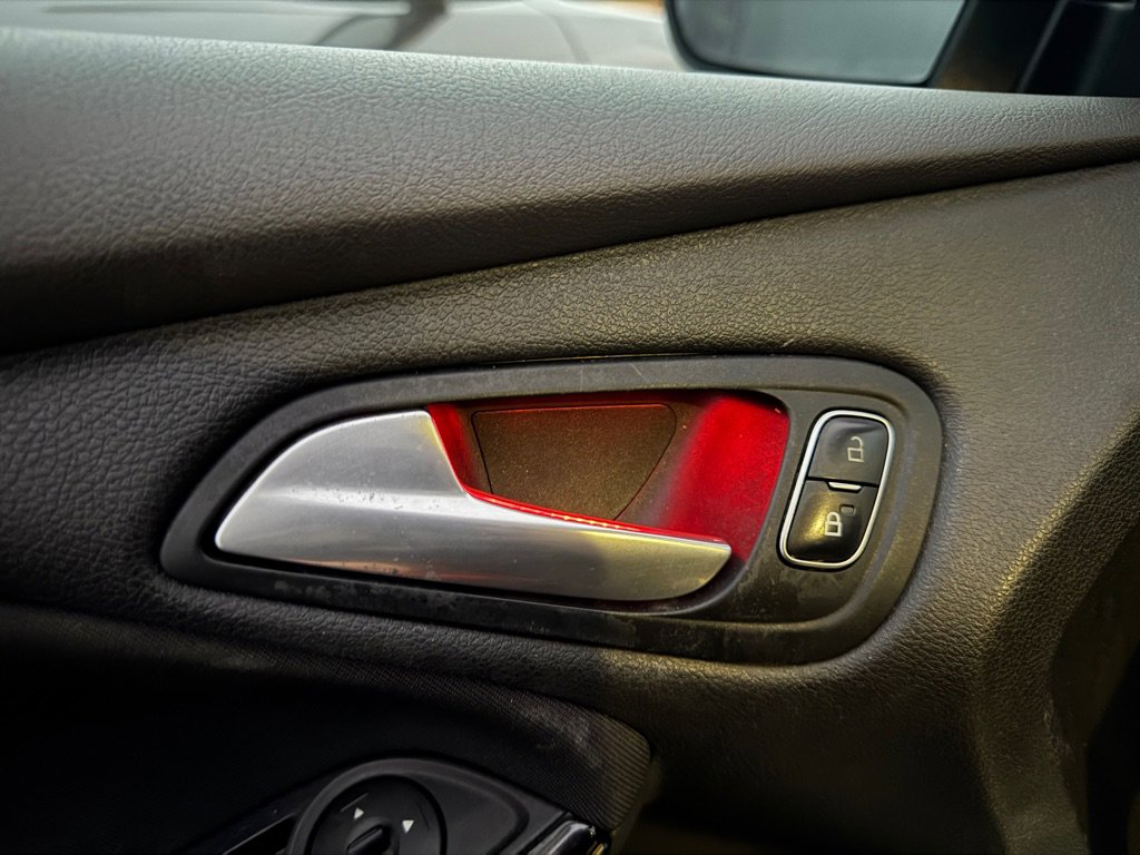 Used 2017 Ford Focus Titanium w/ Titanium Technology Package image 19